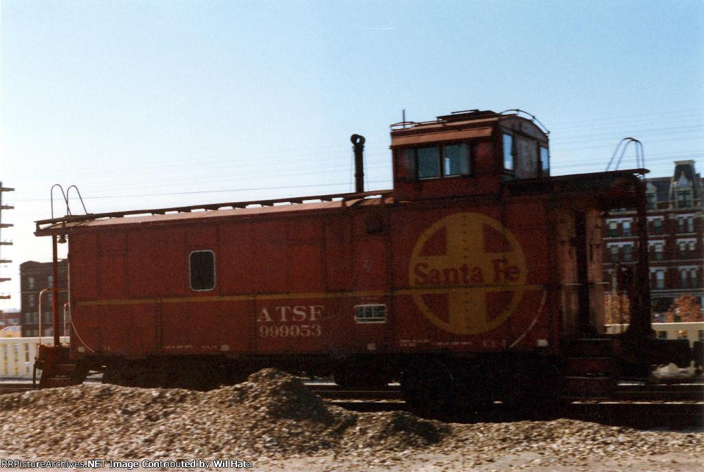 Santa Fe Caboose 999053